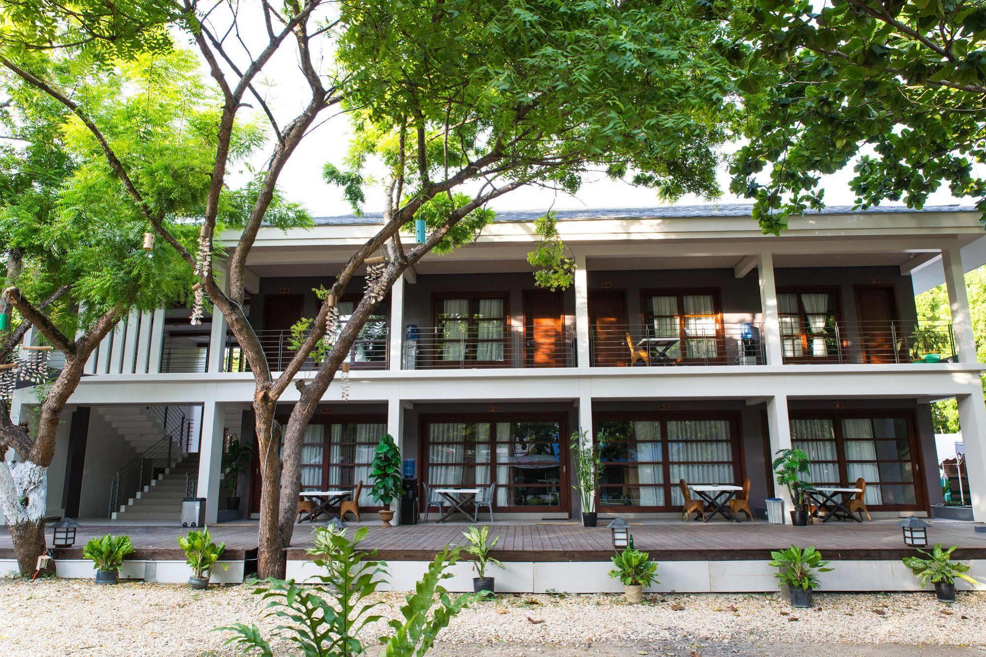 การันโช บีช เฮาส์ Hotel มักตัน ภายนอก รูปภาพ